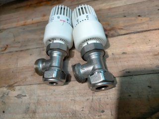 2 Válvulas Termostáticas para Radiador