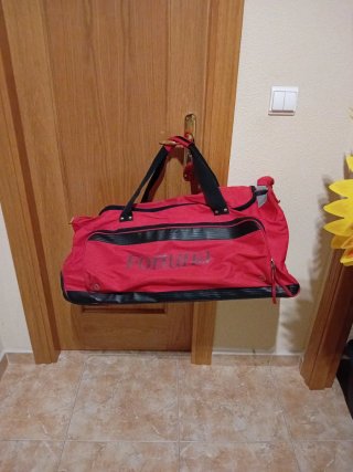 Bolsa de viaje y deporte roja