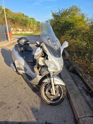 Piaggio X9 Maxi Scooter Plateada