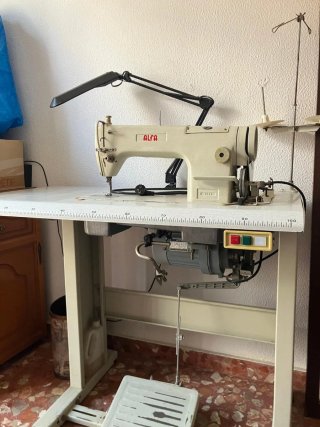 Máquina de coser industrial Alfa