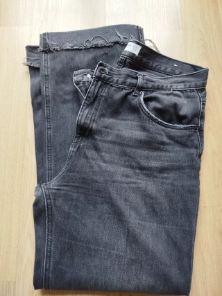 Pantalón vaquero negro