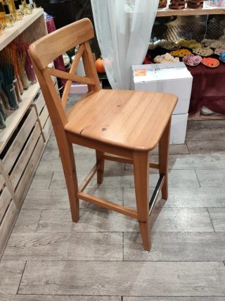 Silla Alta de Madera