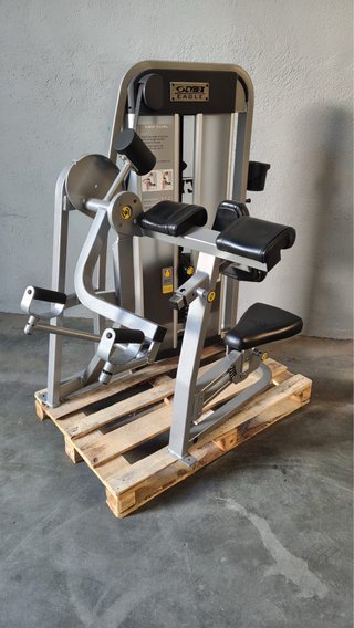 Máquina de Bíceps Profesional Cybex Eagle
