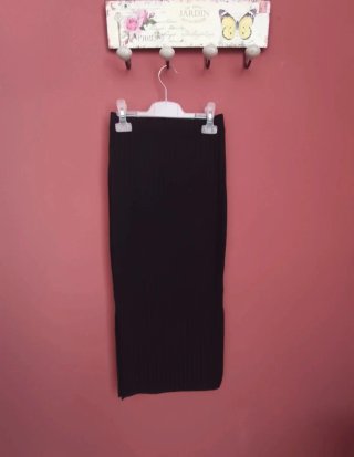 Falda midi negra