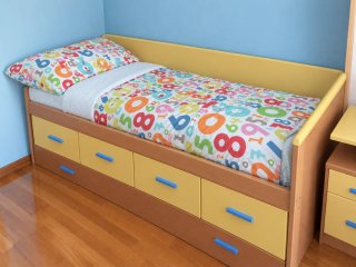 Cama nido con 4 cajones, escritorio y estantería