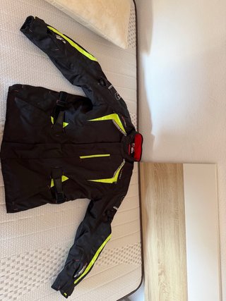 - Chaqueta de Moto Oxford negra,Casco LS2 y guante