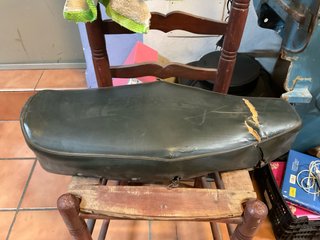 Asiento Vespa 160 para restaurar pero buen estado