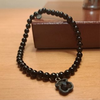 Pulsera Tous de cuentas negras