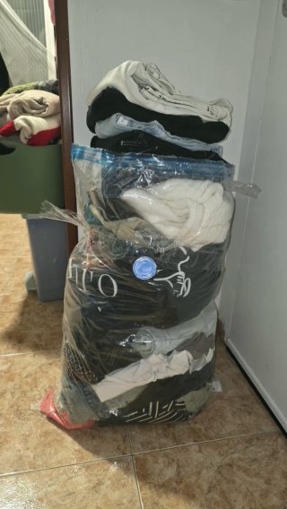 Bolsa de ropa variada