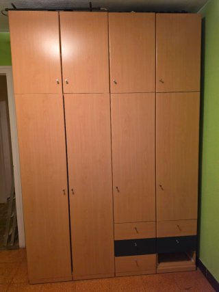 Armario de dormitorio de madera