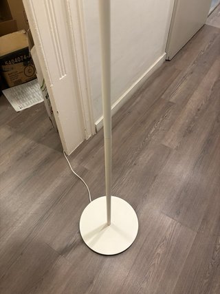 Lámpara de pie IKEA blanca