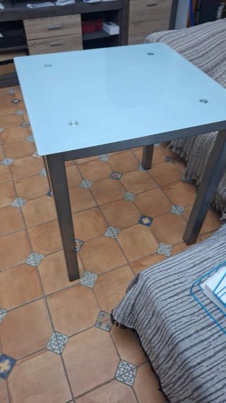 Mesa de Salón con Sobre de Cristal