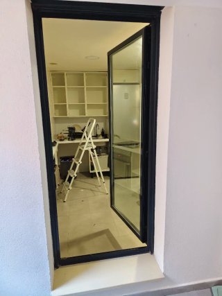 Puerta de Aluminio con Cristal Climalit