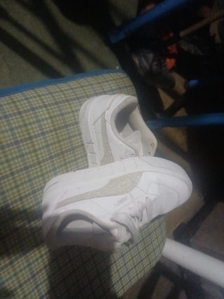 Zapatillas Puma Blancas de Niña TALLA 30