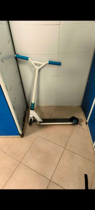 Patinete Freestyle Blanco y Azul