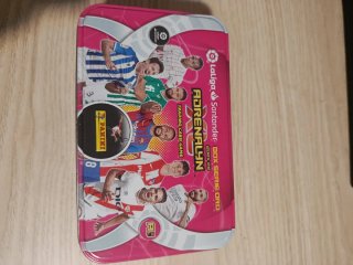 Caja Metálica Adrenalyn XL 2021-22 / +150 cromos