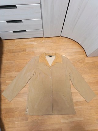 Chaqueta beige de mujer