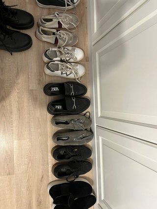 Lote de zapatos zapatillas , cada uno 7 €