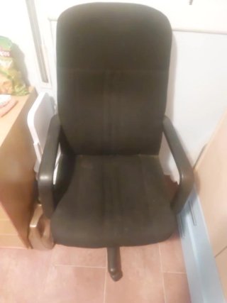 Silla de oficina negra