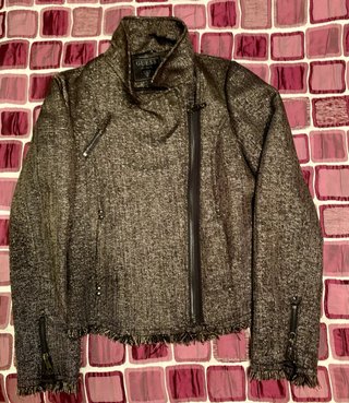 Chaqueta Guess Negra y Beige