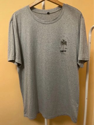 Camiseta Shein Gris con Estampado