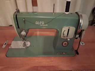 Máquina de coser Alfa Royale