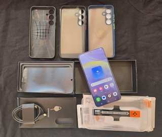 Samsung Galaxy S24 Plus 512GB + 8 Fundas