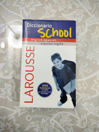 Larousse diccionario school, English-Spanish, e...