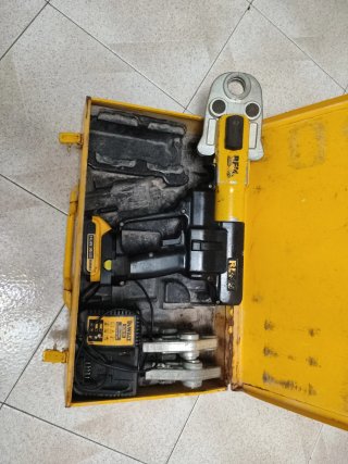 Prensa Multicapa a Batería REMS