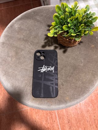 Funda Stüssy para iPhone 15