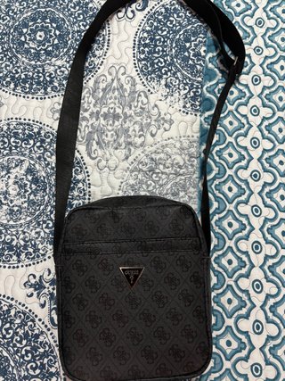 Bandolera Guess Negra