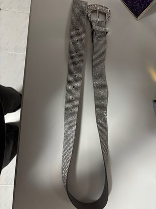 Cinturón con brillantes plateado