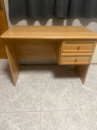 Mesa de escritorio color madera