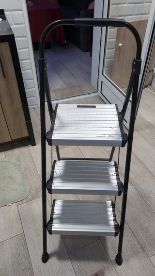 Escalera Plegable de Aluminio Cosco 3 Peldaños