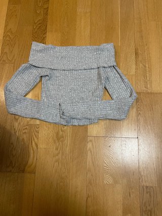 Crop top gris Bershka talla XS