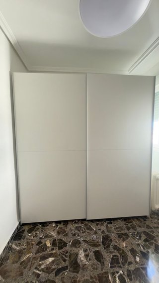 Armario de Dormitorio con Puertas Correderas
