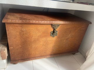 Baúl de madera antiguo