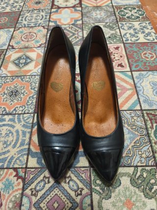 Zapatos de salón negros Desiree