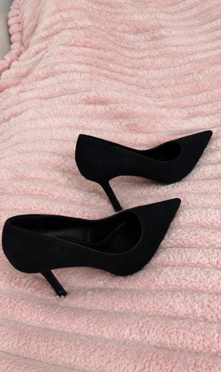 Zapatos de salón negros de tacón