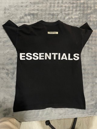 Camiseta Essentials Negra