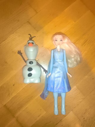 Muñeca Elsa y Figura Olaf