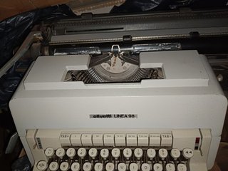 Máquina de escribir Olivetti Linea 98