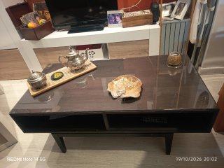 Mesa de centro de madera y cristal