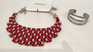 Collar Stradivarius Dorado y Rojo (regalo pulsera)