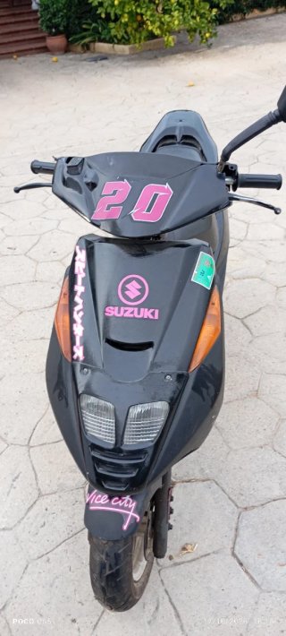 Scooter Suzuki Address Negra
