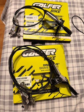Frenos SRAM Level Ultimate Stealth 4 Pistones