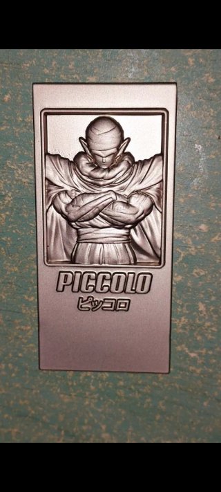 Placa Metálica Piccolo White Hole Escala 1/6