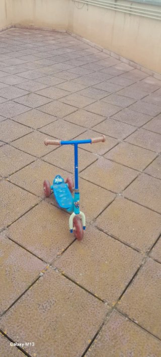Patinete de 3 ruedas azul