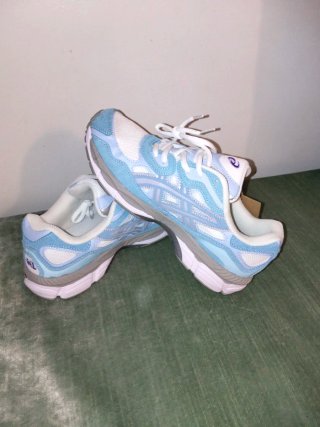 Zapatillas Asics Azul y Blanco