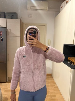 Sudadera de borrego rosa con capucha